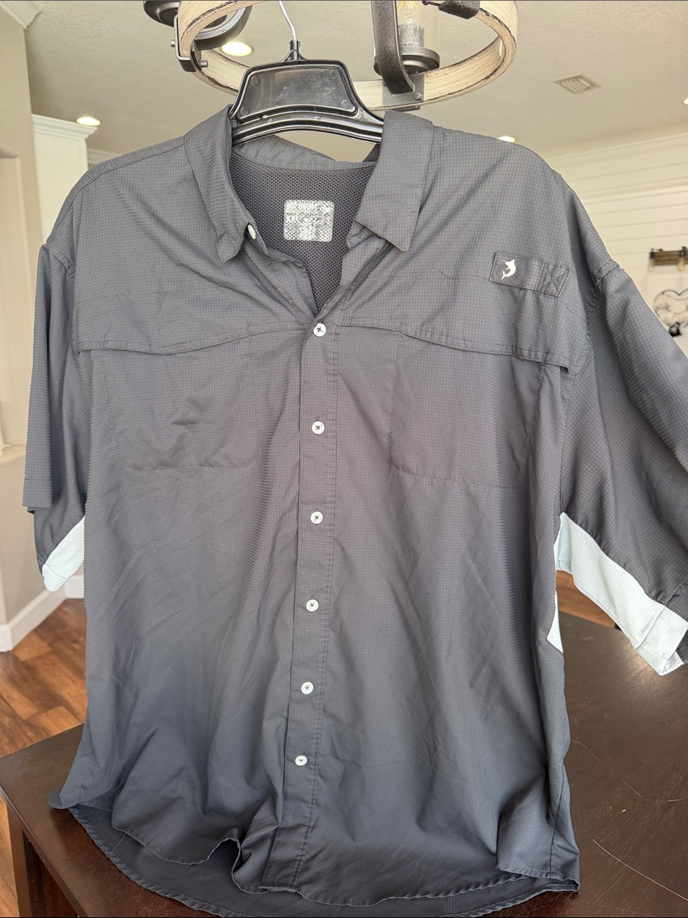 Men's Short-Sleeve Button-Up Shirt - black